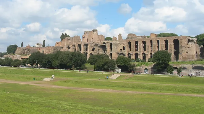 Site-ruins-Circus-Maximus-Rome-background-Palatine